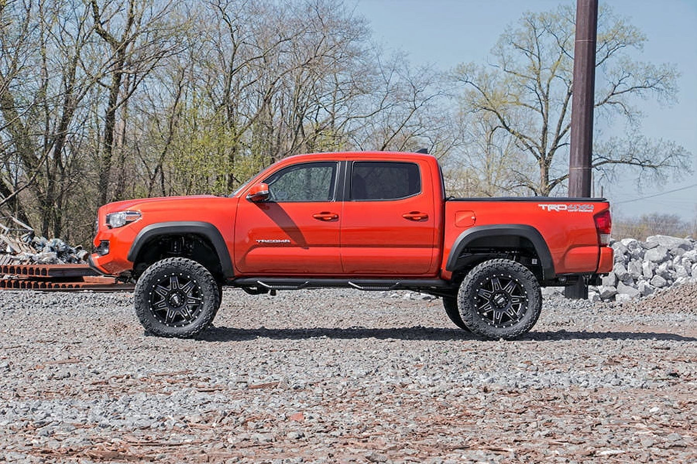 Rough Country 6" Lift Kit w/M1 Struts for 2016-2023 Toyota Tacoma 4WD - 75840