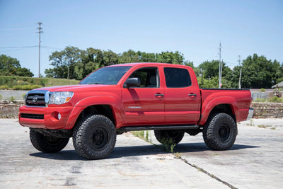 Rough Country 3.5" Bolt-On Lift Kit w/M1 Struts for 2005-2023 Tacoma - 74240RED