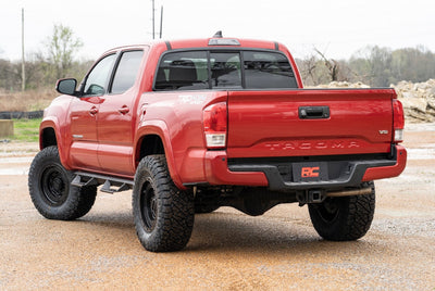 Rough Country 3.5" Bolt-On Lift Kit w/M1 Struts for 2005-2023 Tacoma - 74240RED